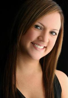 MediaKit_AuthorPhoto_DealBreakers