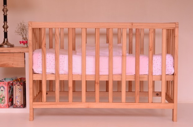 crib-446361_640