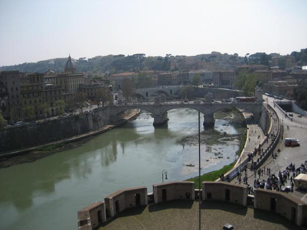 Here we see one of many bridges that cross the TIber River. Ponte Sant'Angelo is the only one closed to vehicular traffic.